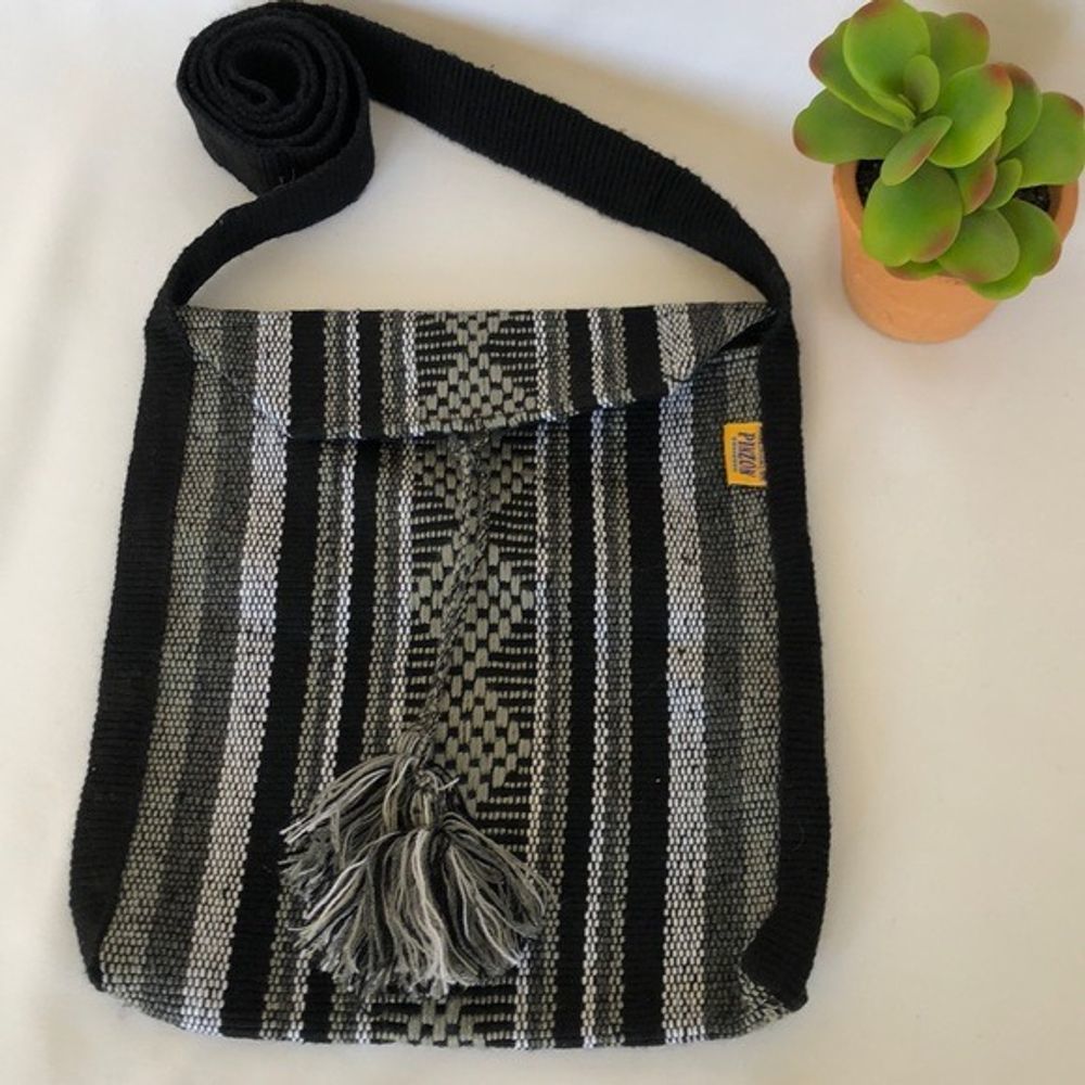 NWOT Authentic Mexican Handmade Crossbody Purse
